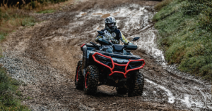CFMOTO CFORCE 850 TOURING PRO LIMITED im matsch